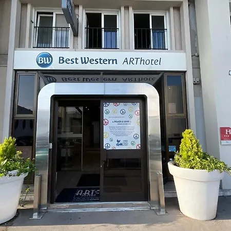 Western Arthotel 3*