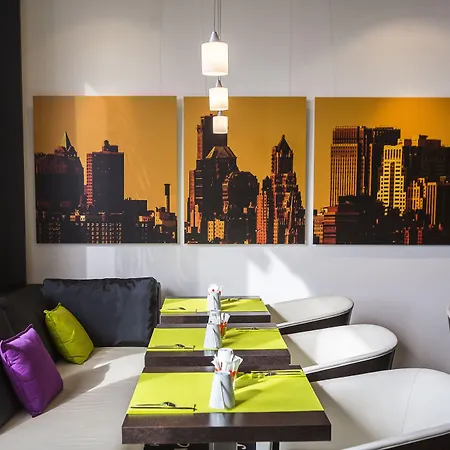 Western Arthotel Hotel 3*